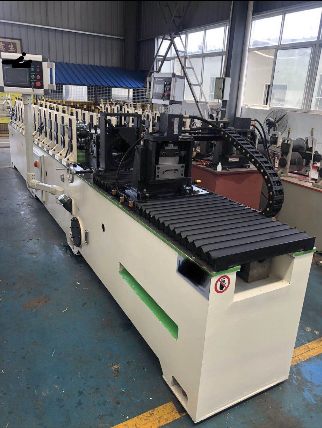 Roller Shutter Door Machine